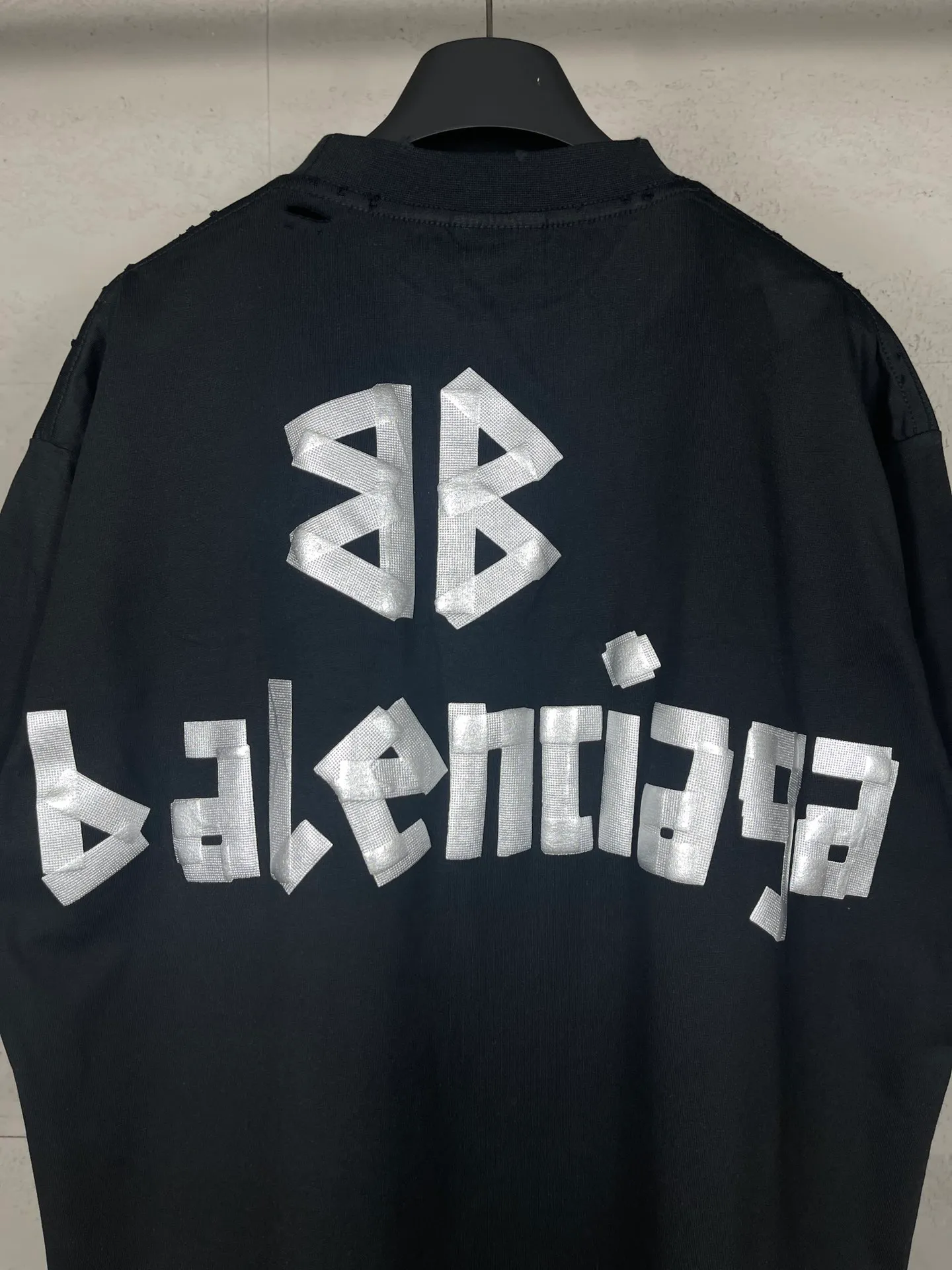 【 . Quality】BALENCI*GA/ .24ss Classic . . T . . ZP . 260 ， . ， ， 。Classic ， . ， 。 . ， 。 ， ， 。 OS . Same Style。 ：BL 223383 ： ， ，Khaki Size：XS S M L